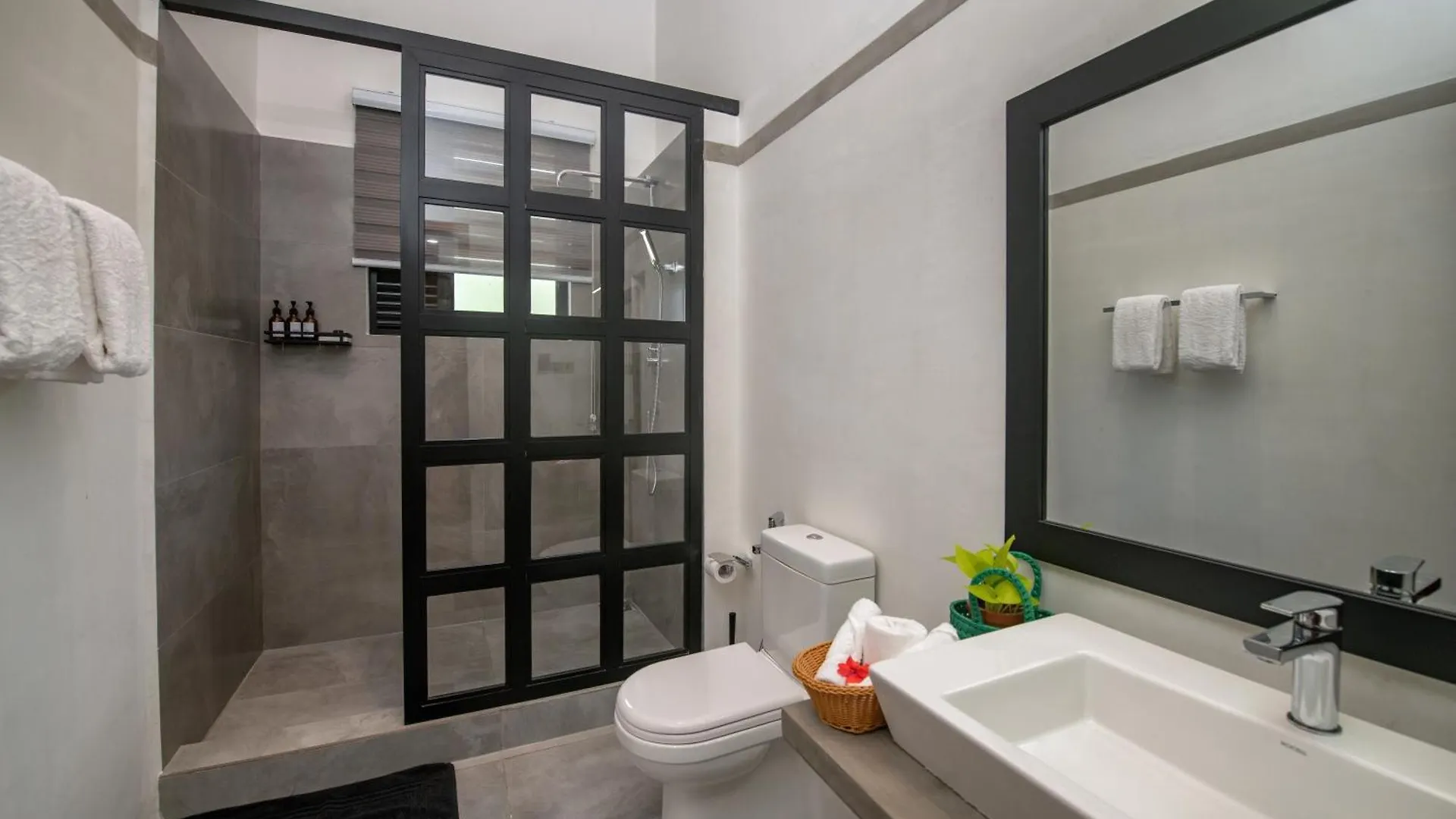 Jade Villas - Digana Kandy
